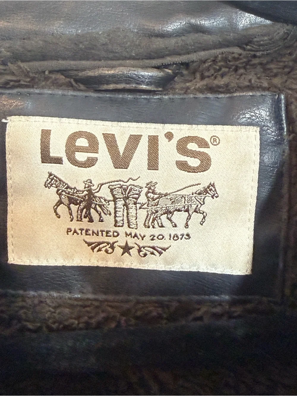 Vintage Levi's Men's Black Leather Jacket Faux Sherpa Lining Large pre-owned